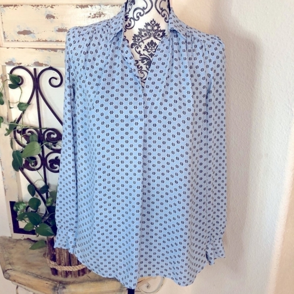 Ann Taylor Loft Light Blue Polka Dot Blouse Top Women's Size Medium Petite MP